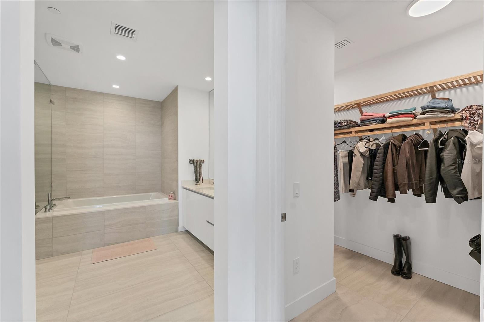301 QUAY COMMONS #501