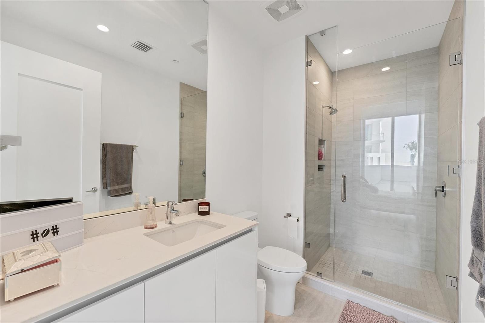 301 QUAY COMMONS #501