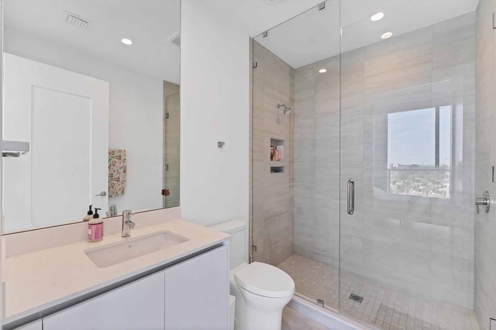 301 QUAY COMMONS #501