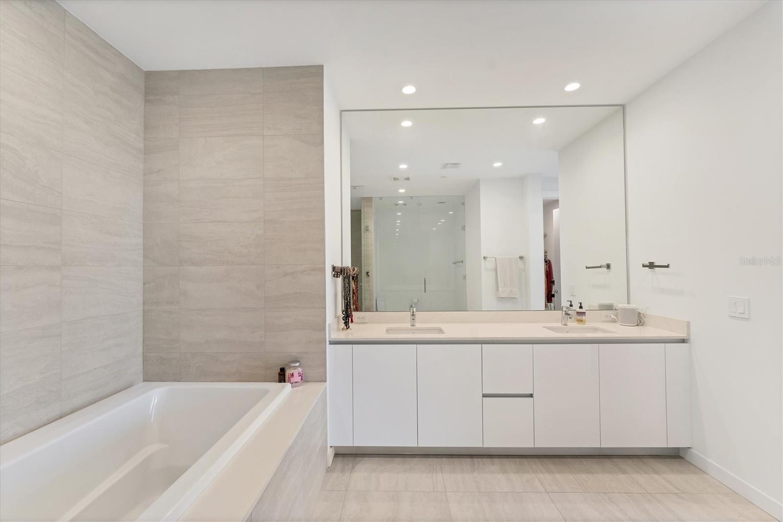 301 QUAY COMMONS #501