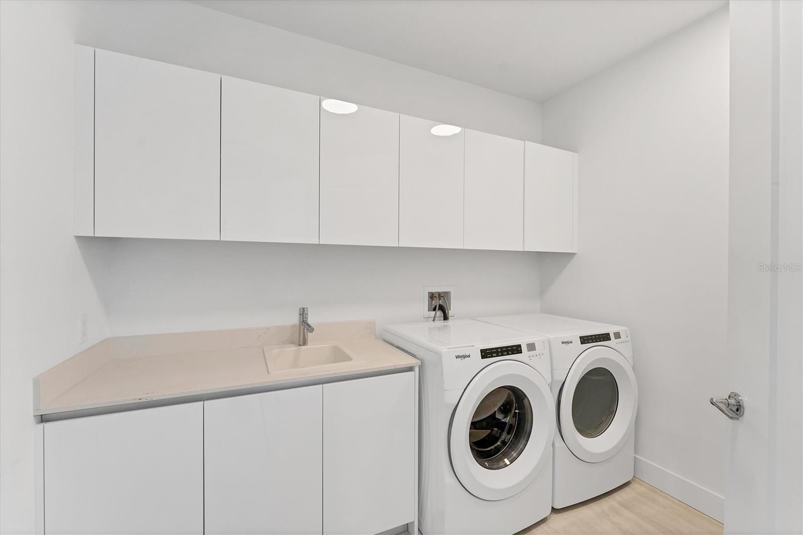 301 QUAY COMMONS #501