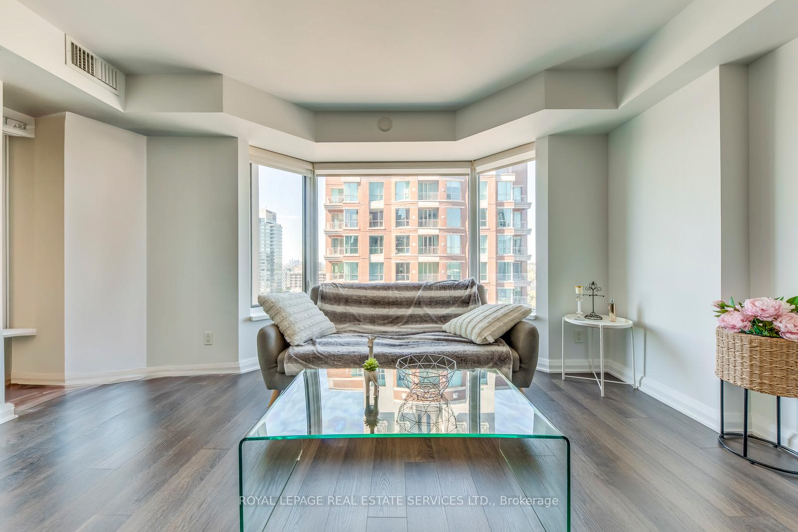 155 Yorkville Avenue 2213