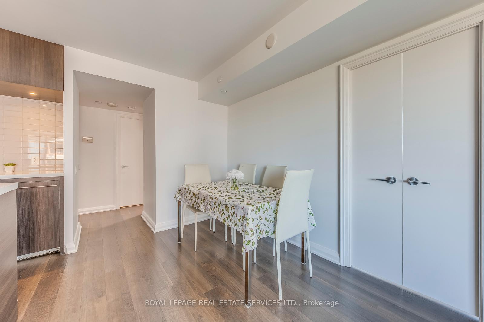 155 Yorkville Avenue 2213