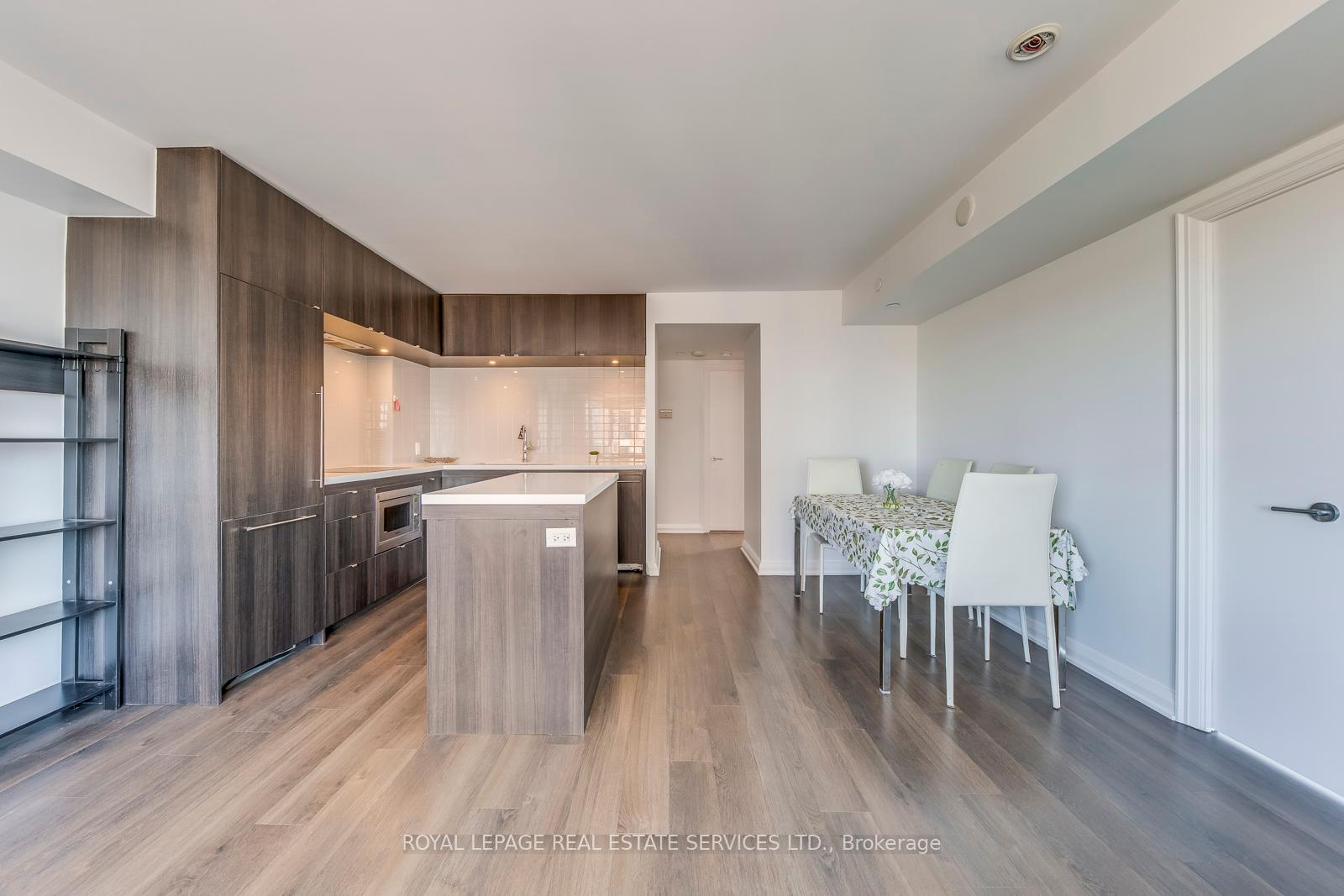 155 Yorkville Avenue 2213