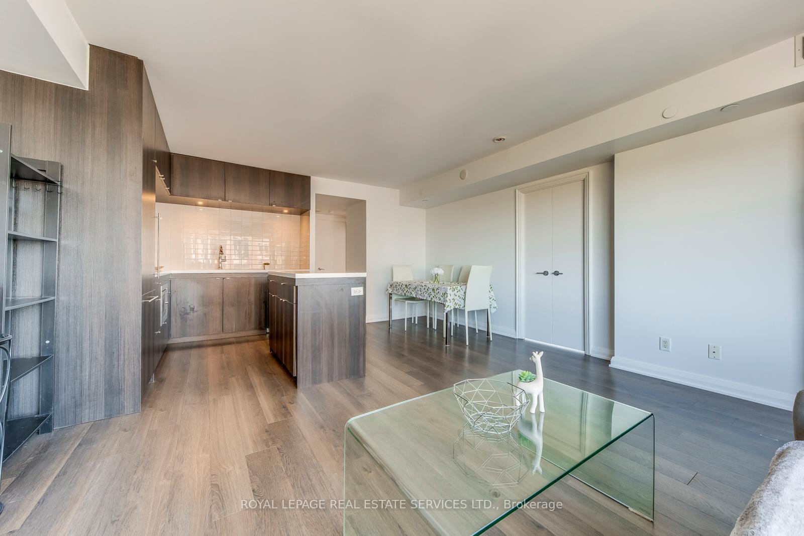 155 Yorkville Avenue 2213