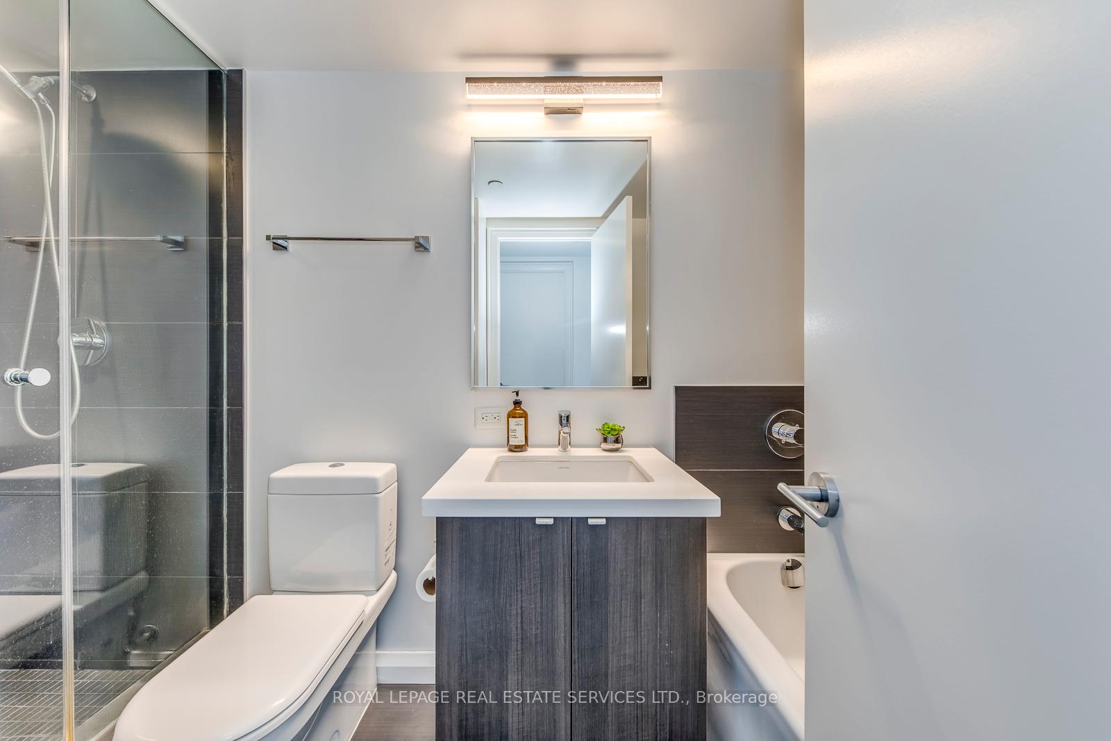 155 Yorkville Avenue 2213