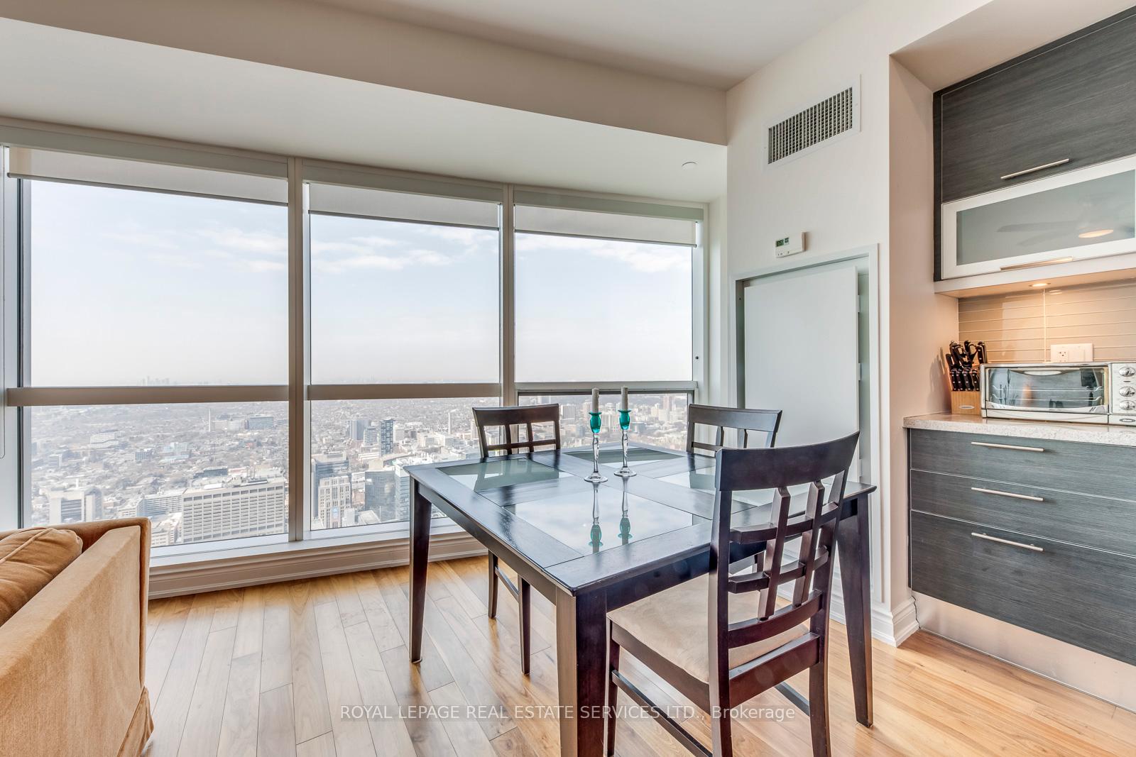 388 Yonge Street 6514, Toronto C07, ON M5B 0A4