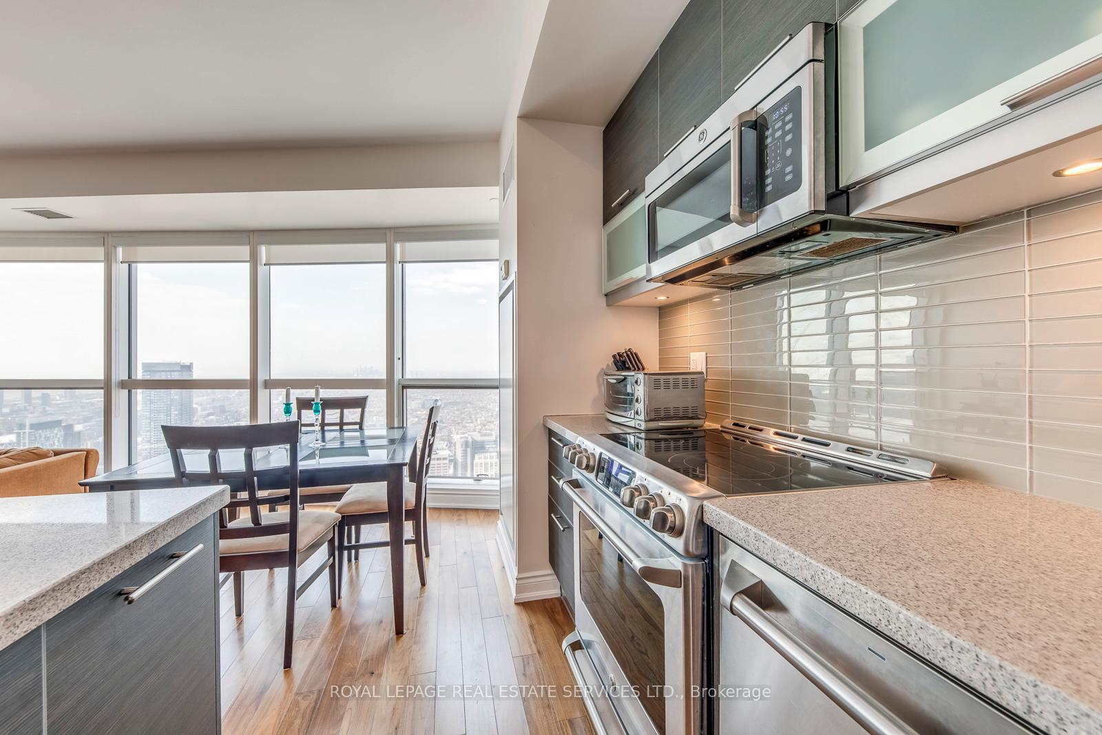 388 Yonge Street 6514, Toronto C07, ON M5B 0A4