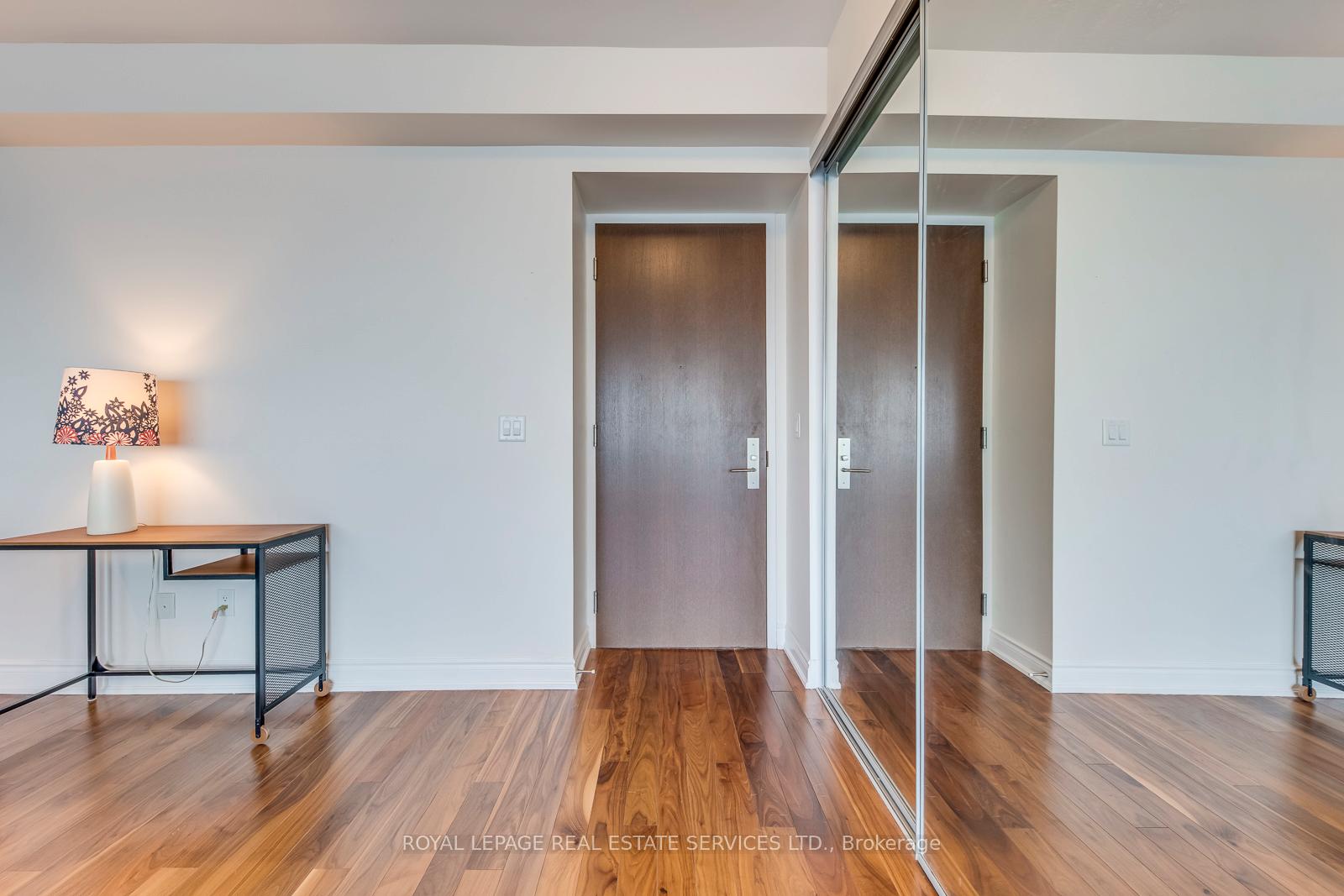 388 Yonge Street 6514, Toronto C07, ON M5B 0A4