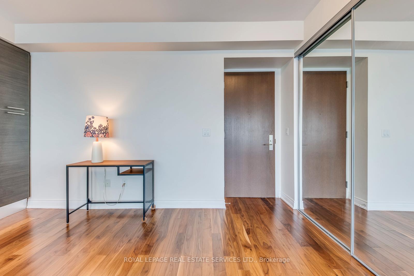 388 Yonge Street 6514, Toronto C07, ON M5B 0A4