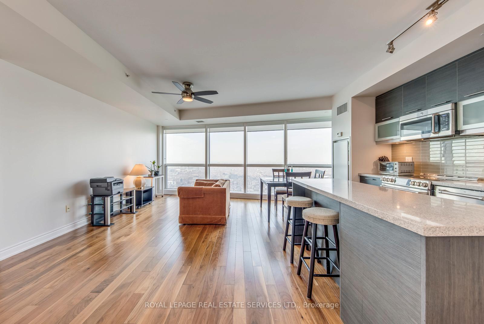 388 Yonge Street 6514, Toronto C07, ON M5B 0A4