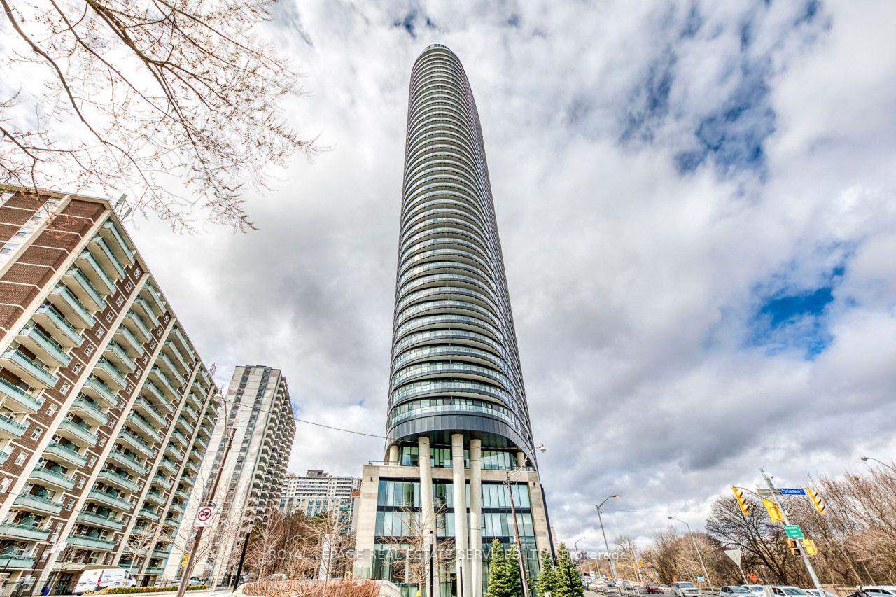 585 Bloor Street E 1320