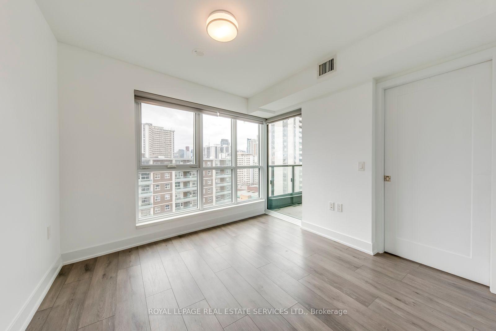 585 Bloor Street E 1320
