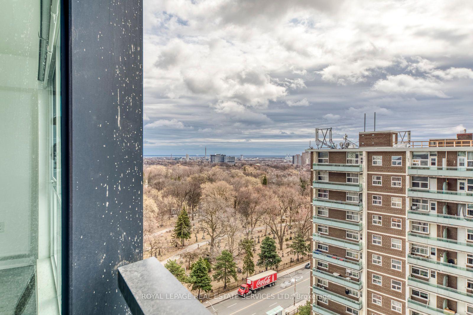 585 Bloor Street E 1320