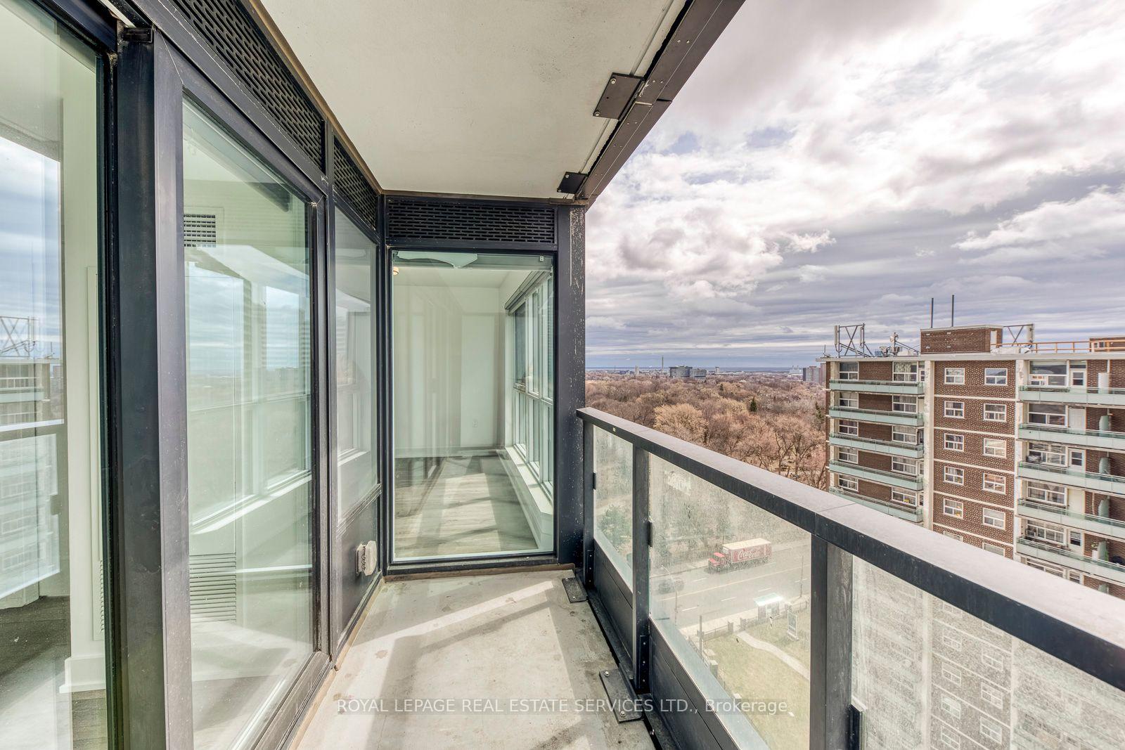 585 Bloor Street E 1320