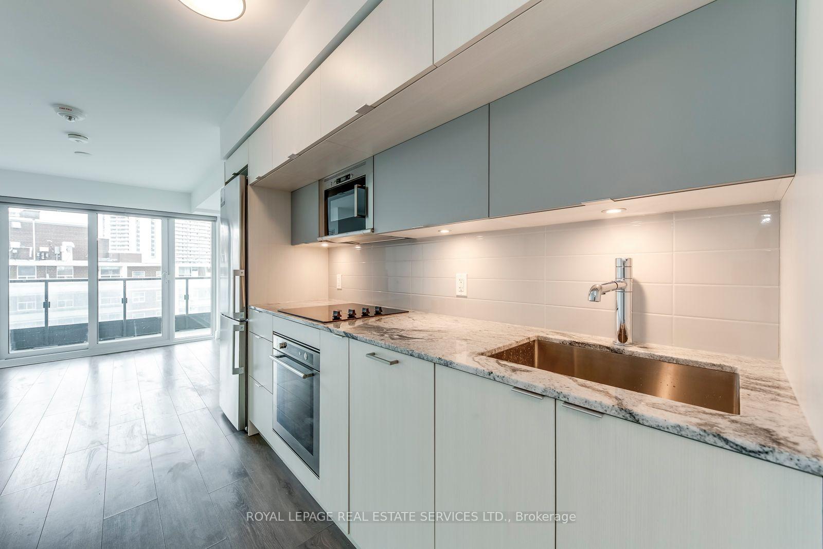 585 Bloor Street E 1320