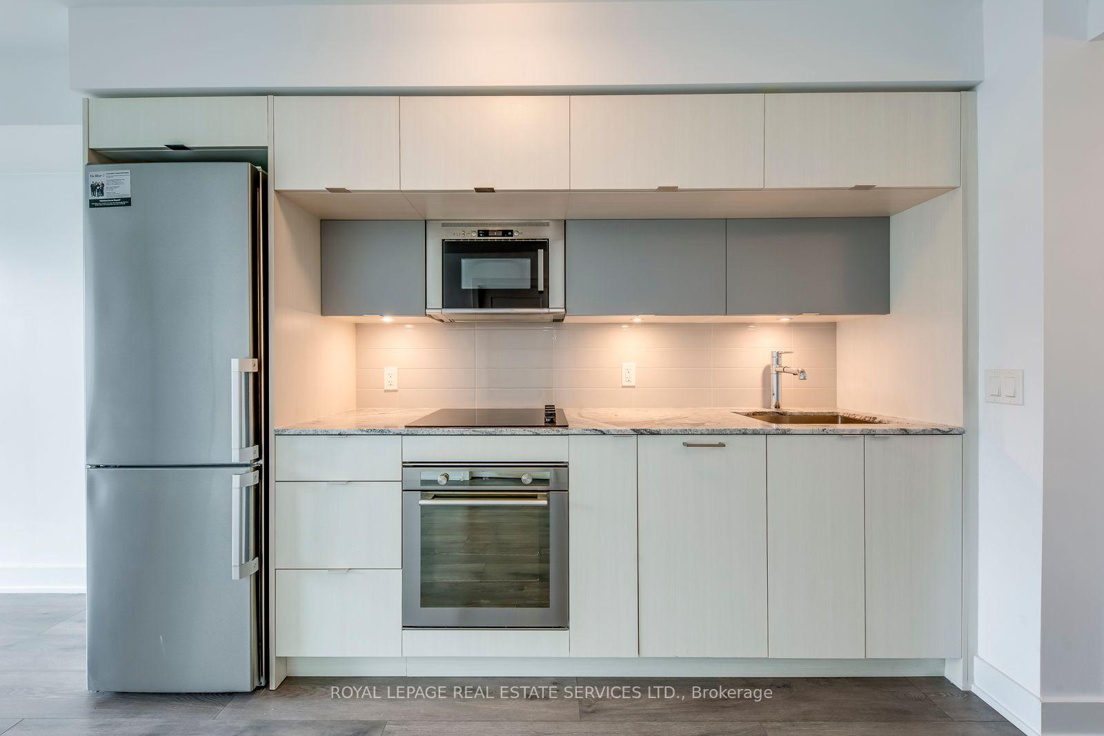 585 Bloor Street E 1320
