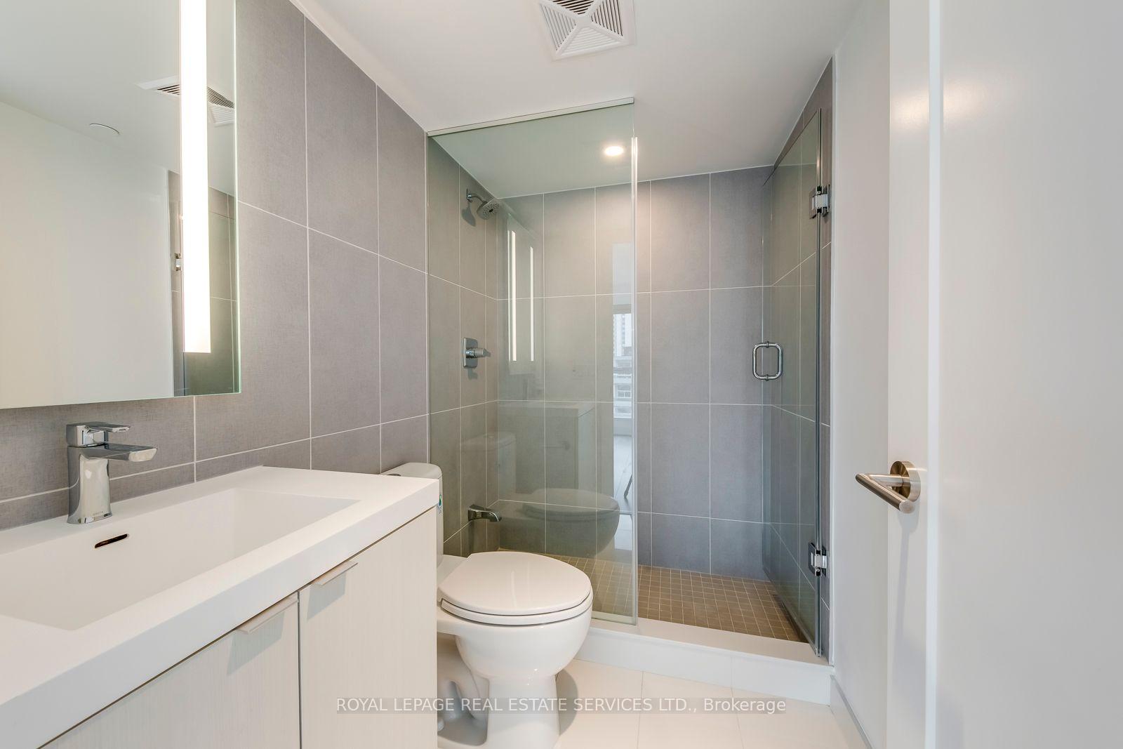 585 Bloor Street E 1320