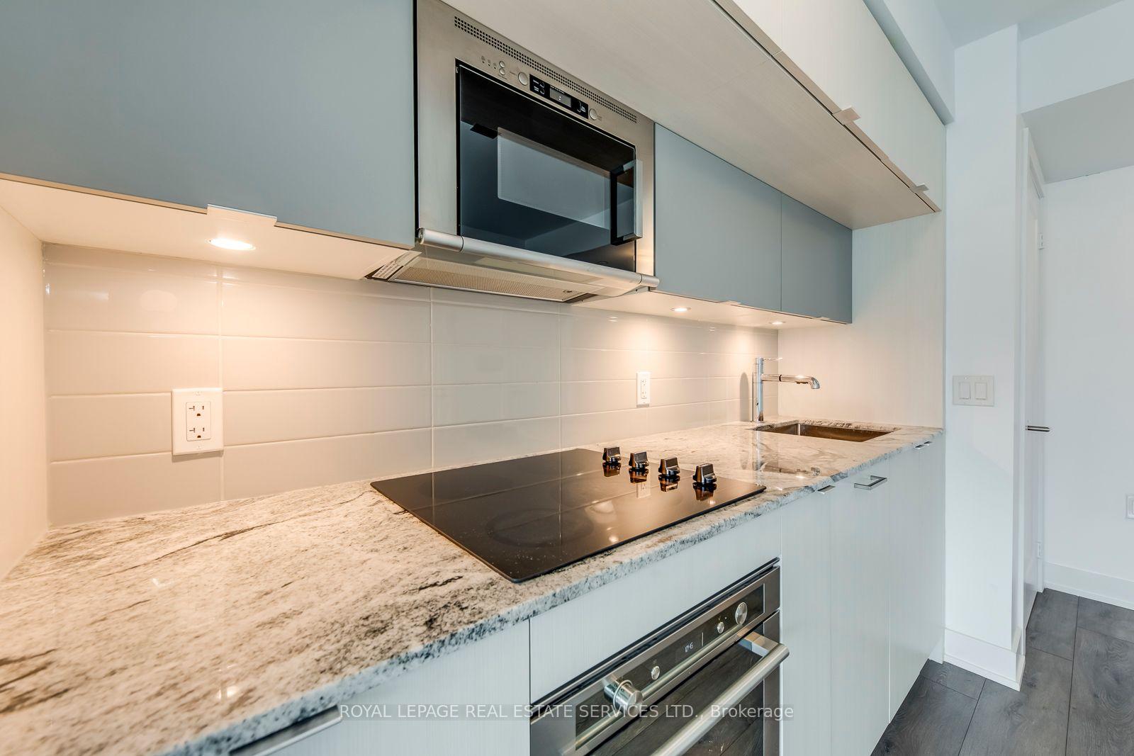 585 Bloor Street E 1320