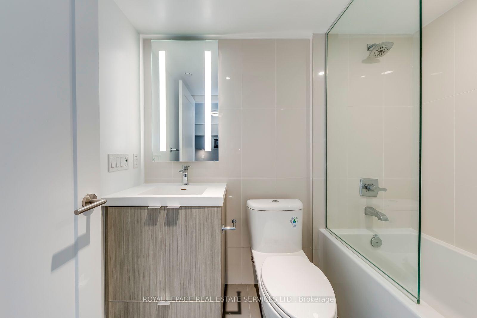585 Bloor Street E 1320
