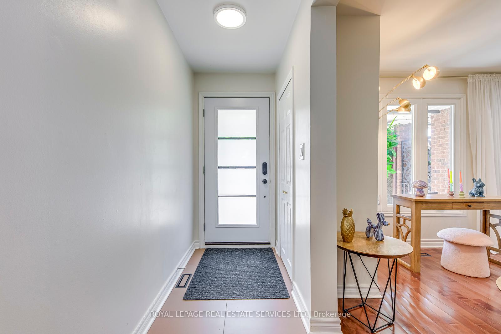 #Upper - 329 Hillside Drive Unit: Upper