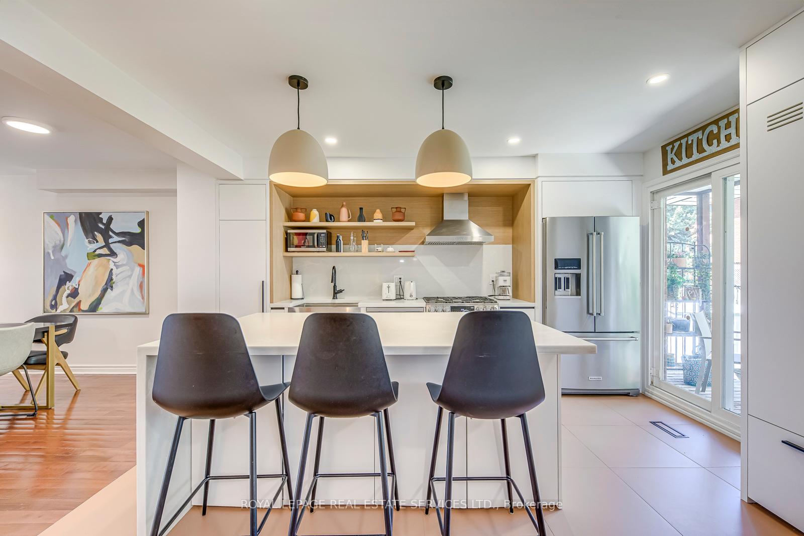 #Upper - 329 Hillside Drive Unit: Upper