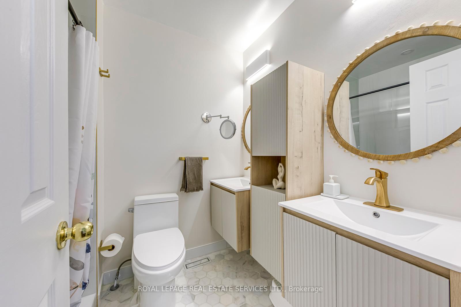 #Upper - 329 Hillside Drive Unit: Upper