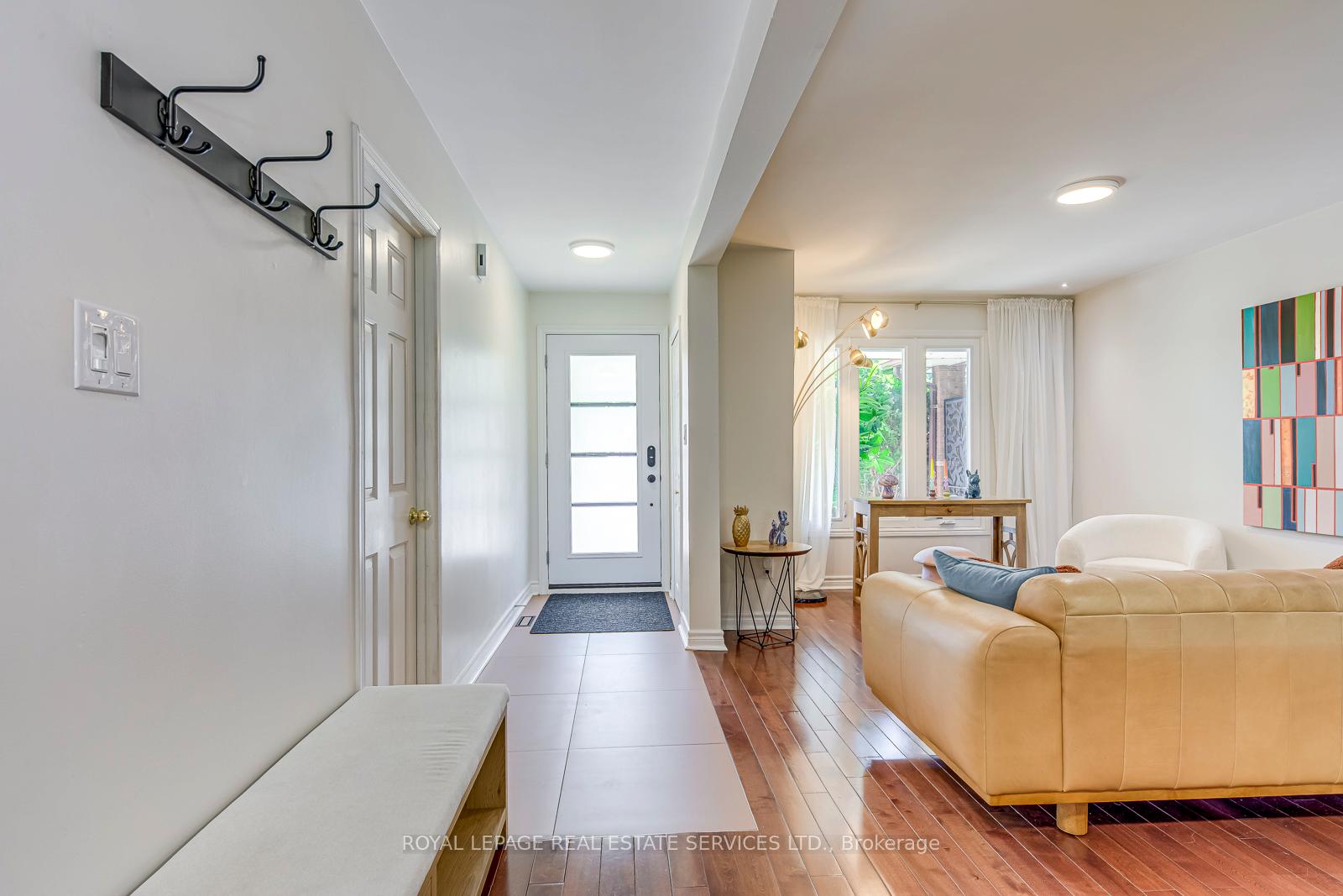 #Upper - 329 Hillside Drive Unit: Upper