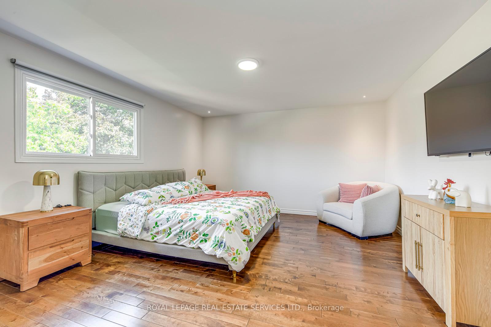 #Upper - 329 Hillside Drive Unit: Upper
