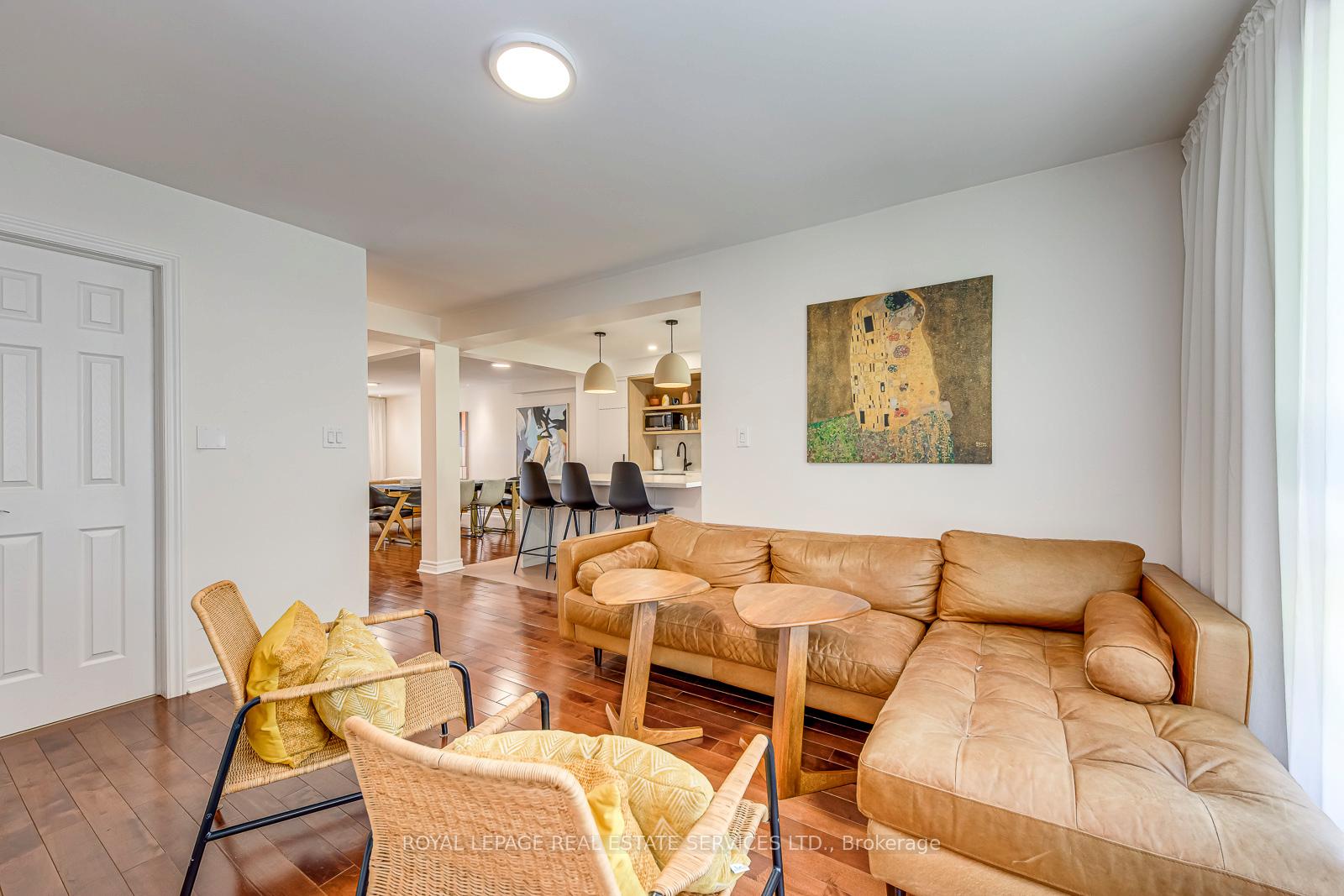#Upper - 329 Hillside Drive Unit: Upper