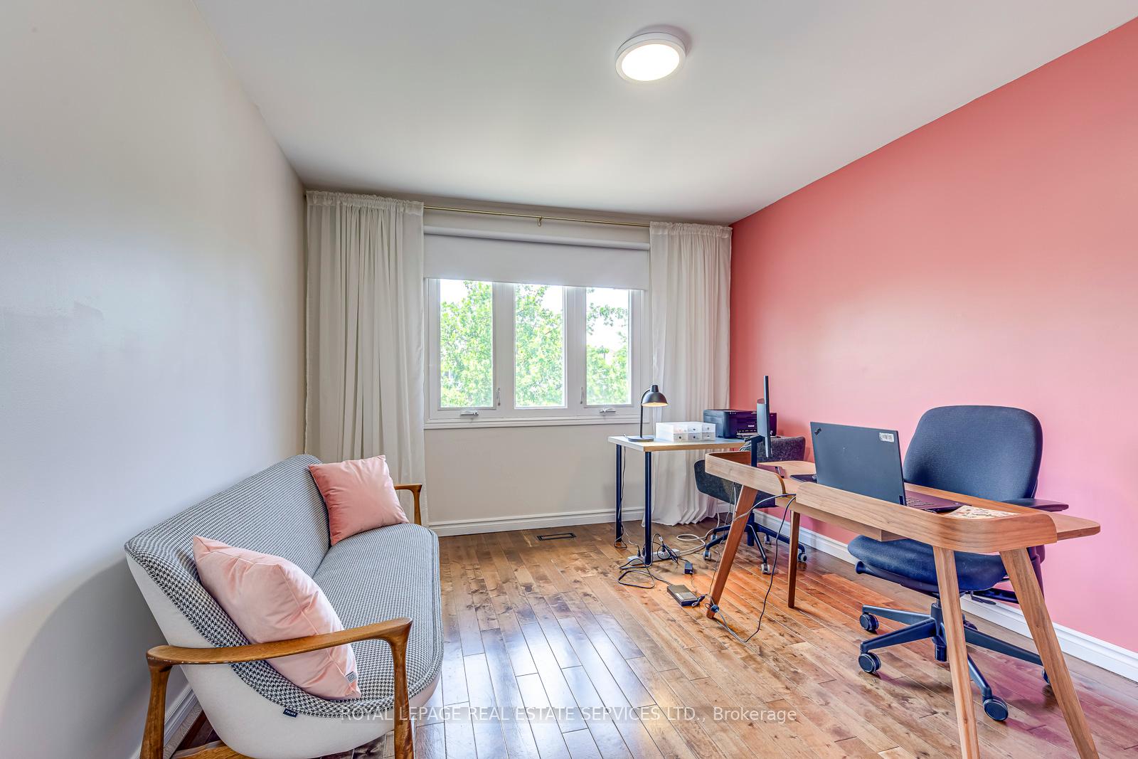 #Upper - 329 Hillside Drive Unit: Upper