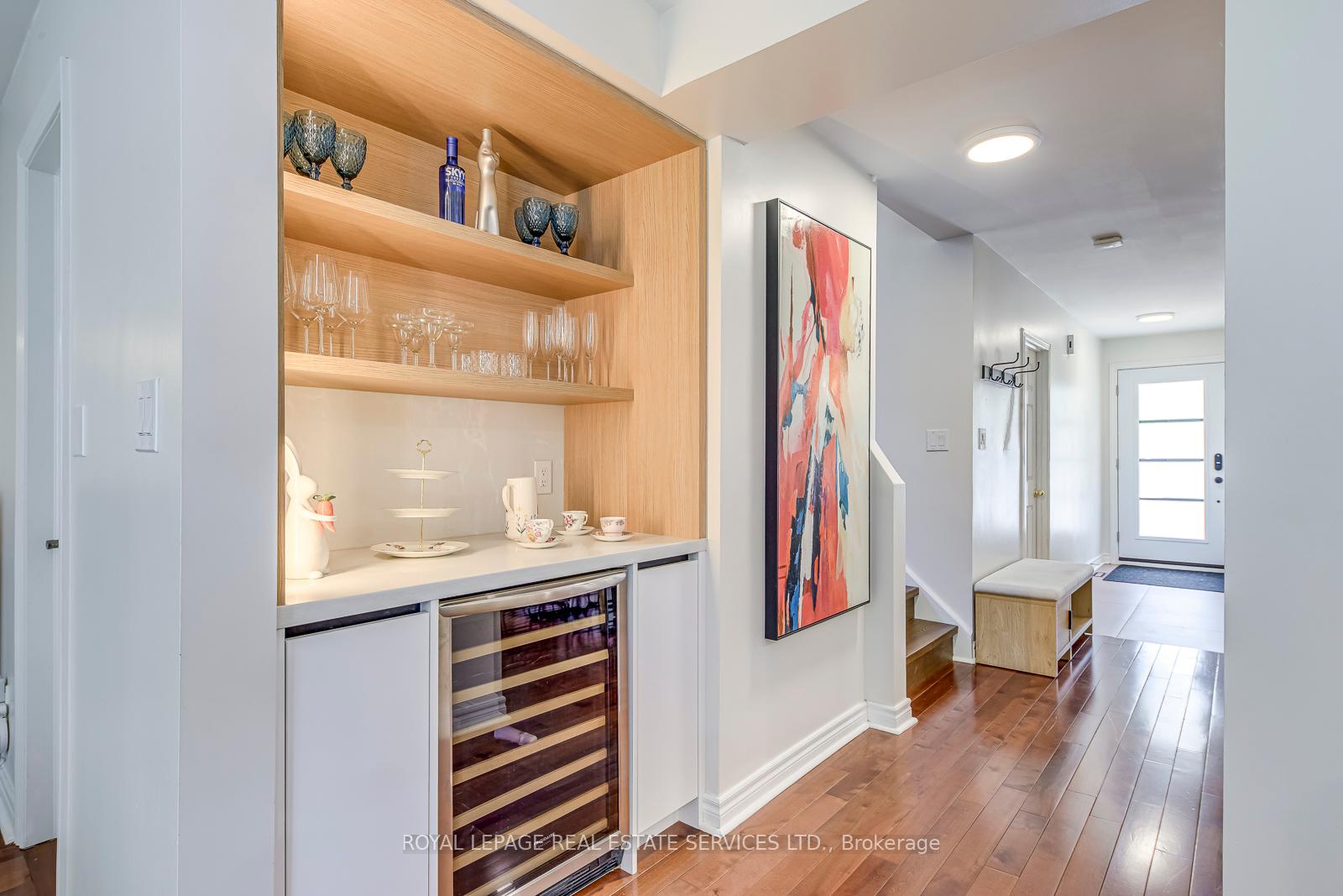 #Upper - 329 Hillside Drive Unit: Upper