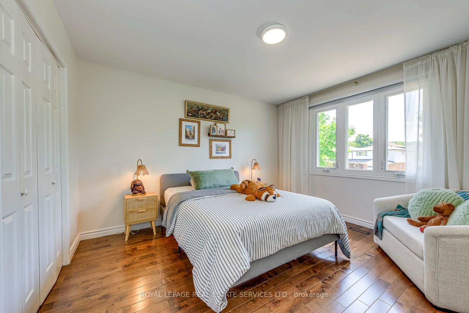 #Upper - 329 Hillside Drive Unit: Upper