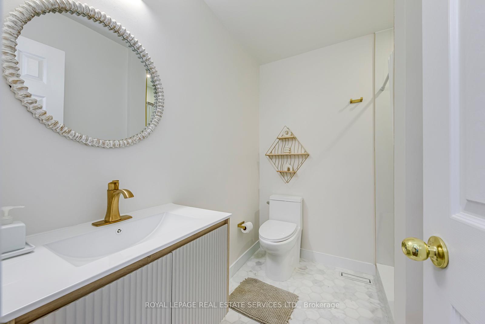 #Upper - 329 Hillside Drive Unit: Upper