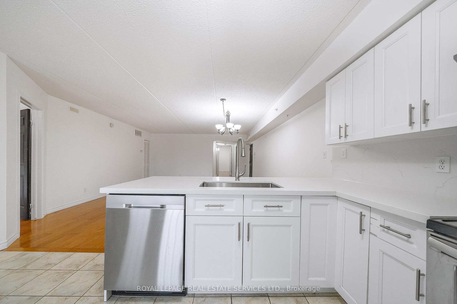 #212 - 1460 Bishops Gate Unit: 212