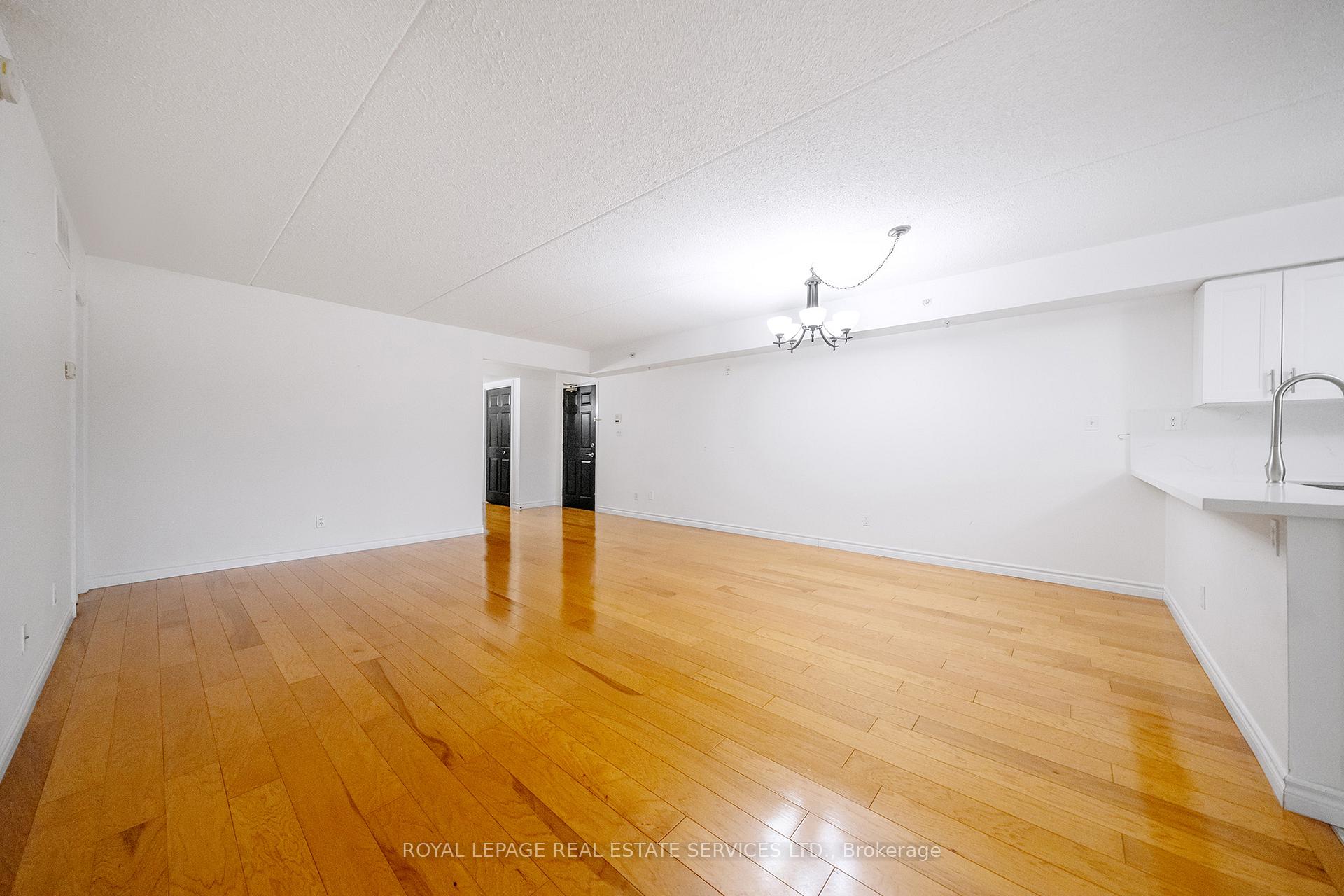 #212 - 1460 Bishops Gate Unit: 212