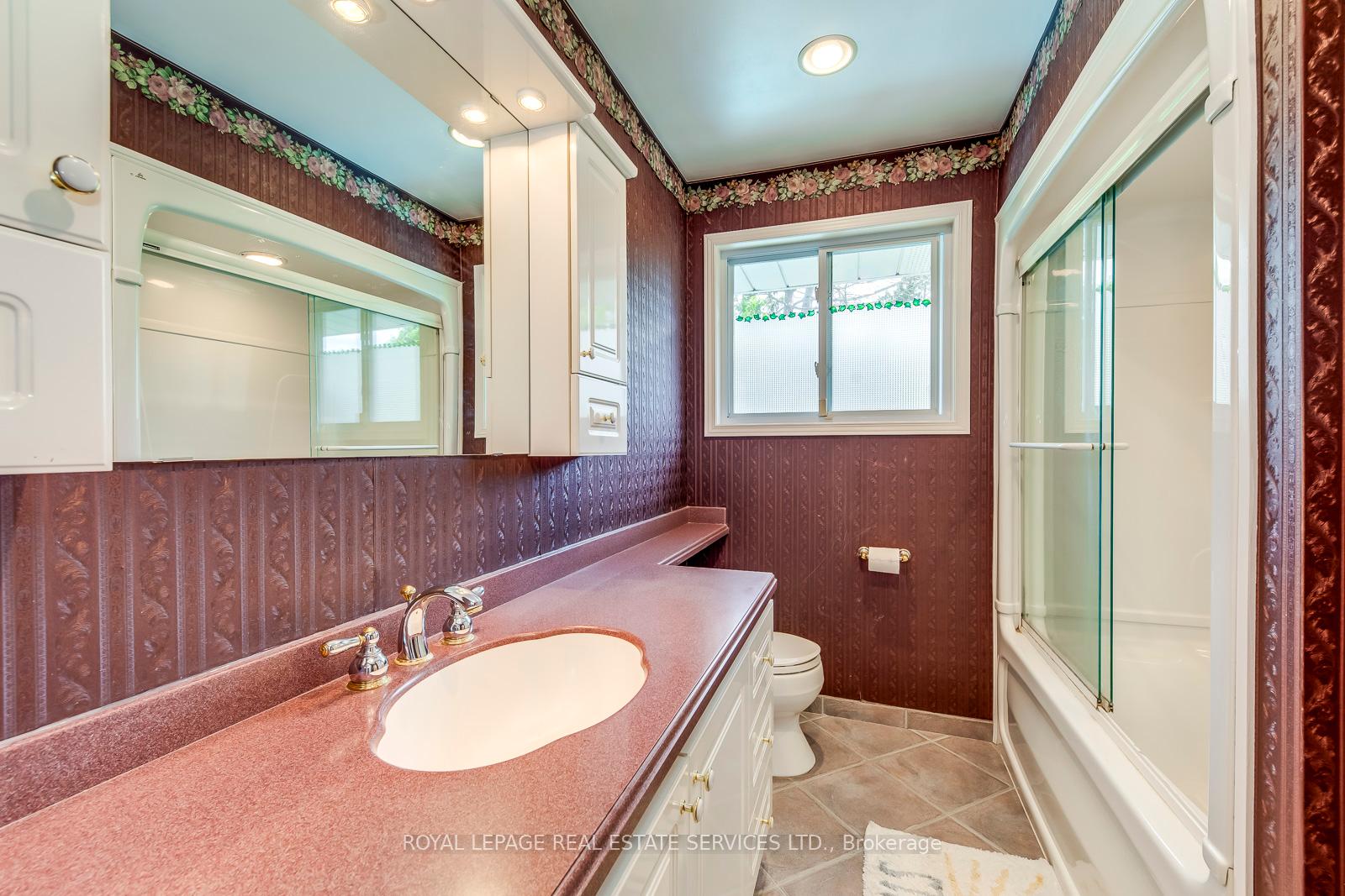 1605 Venetia Drive