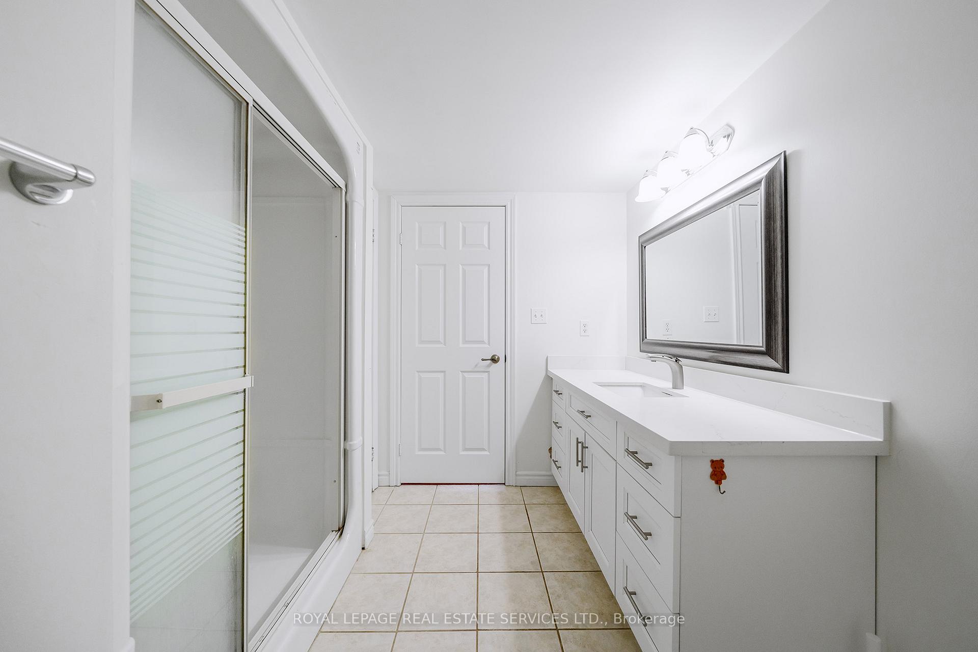 1460 Bishops Gate 212