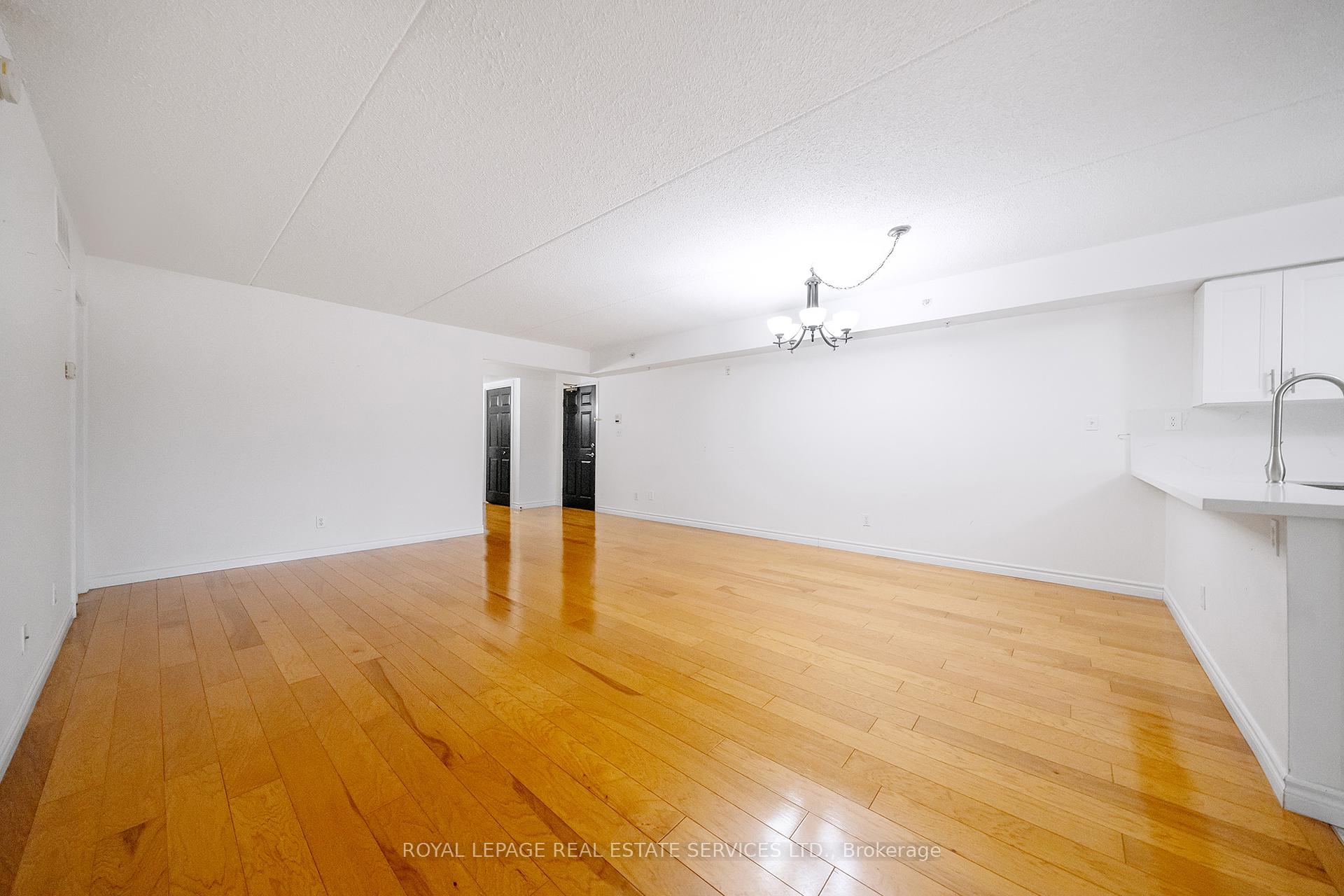 1460 Bishops Gate 212