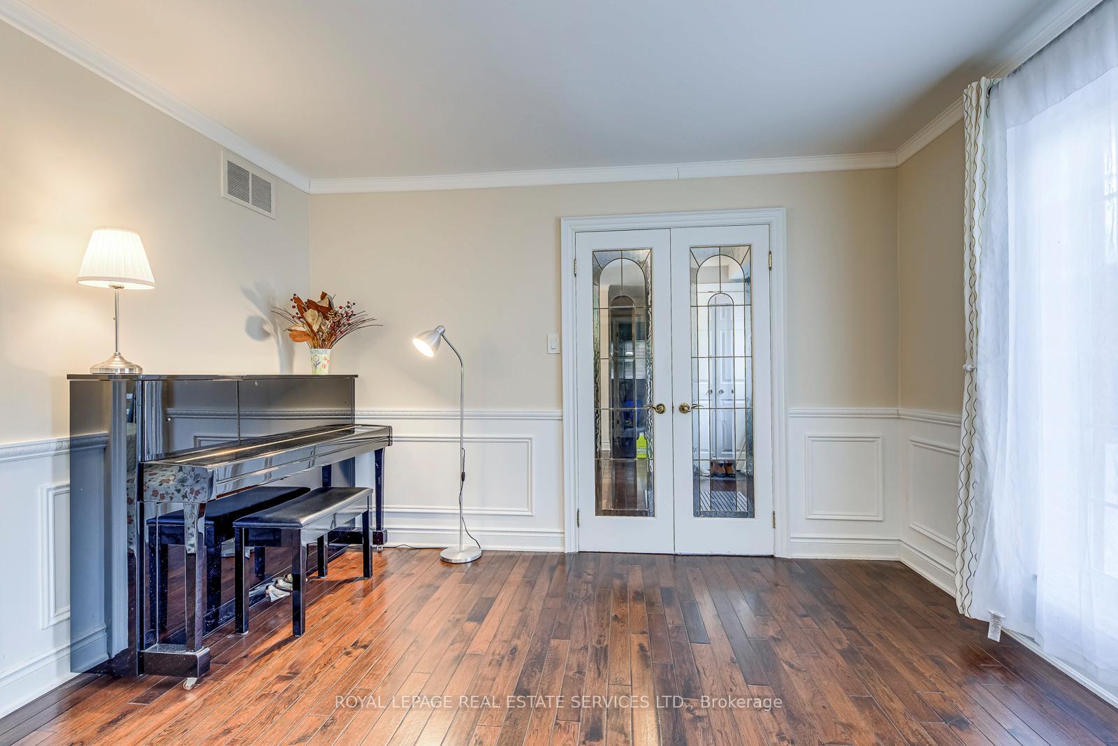 1462 Grand Boulevard