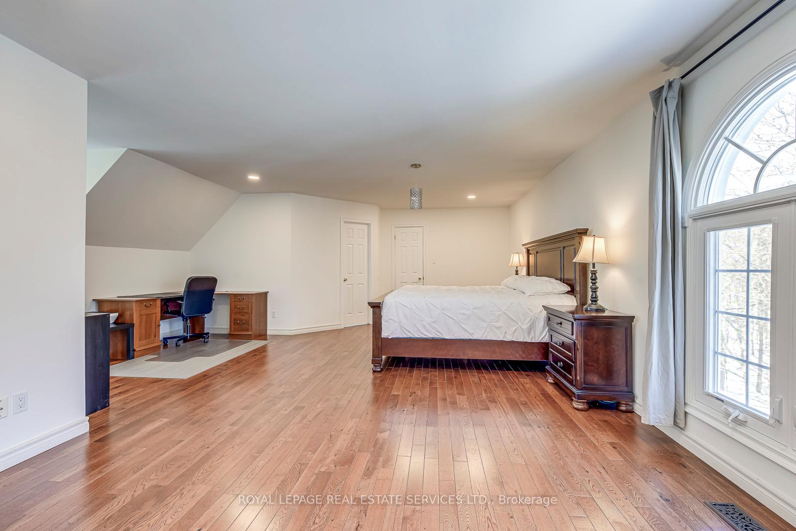 1462 Grand Boulevard