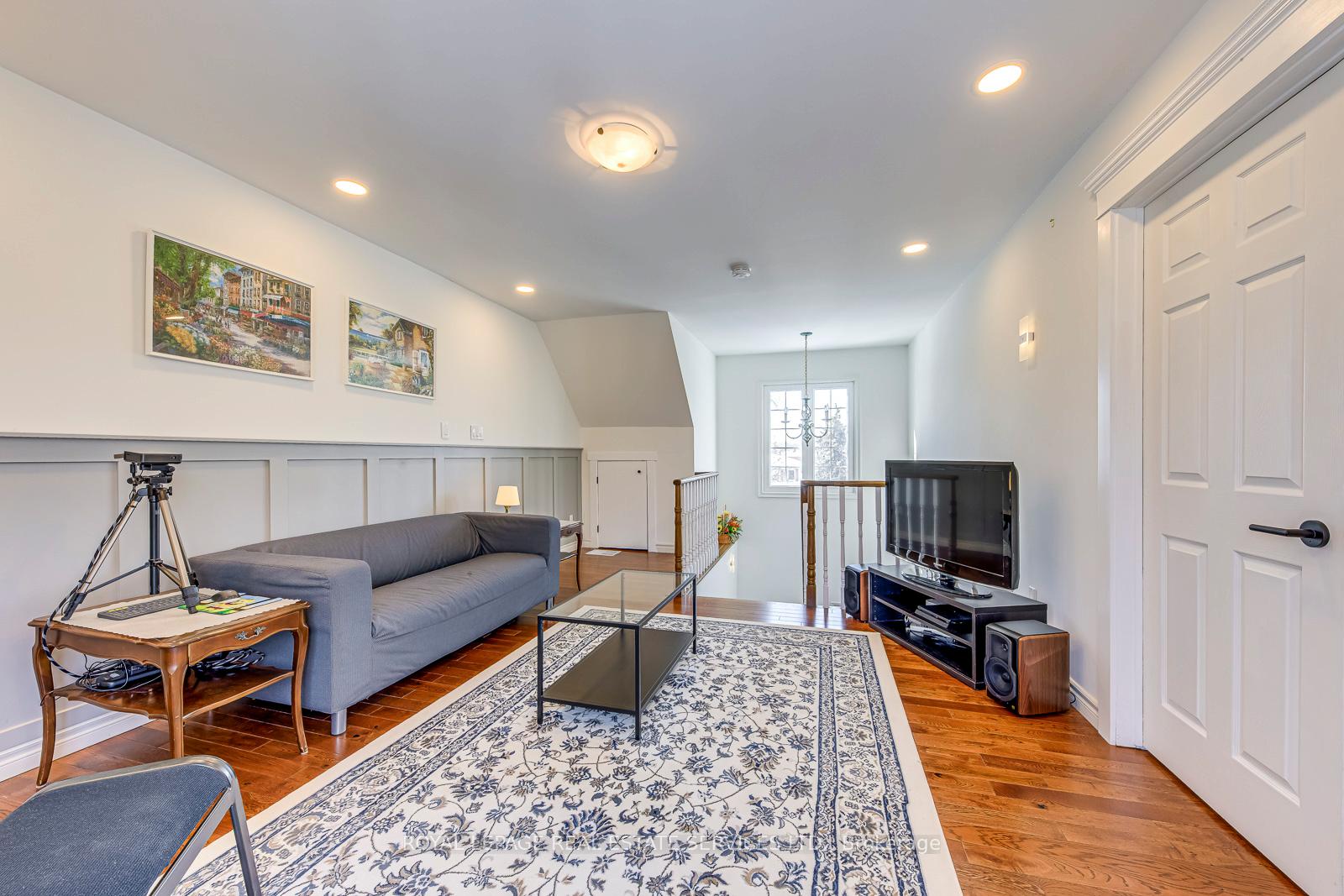 1462 Grand Boulevard