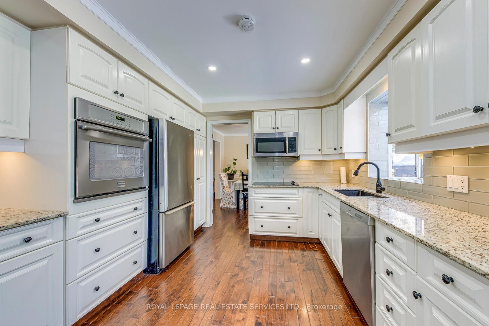 1462 Grand Boulevard