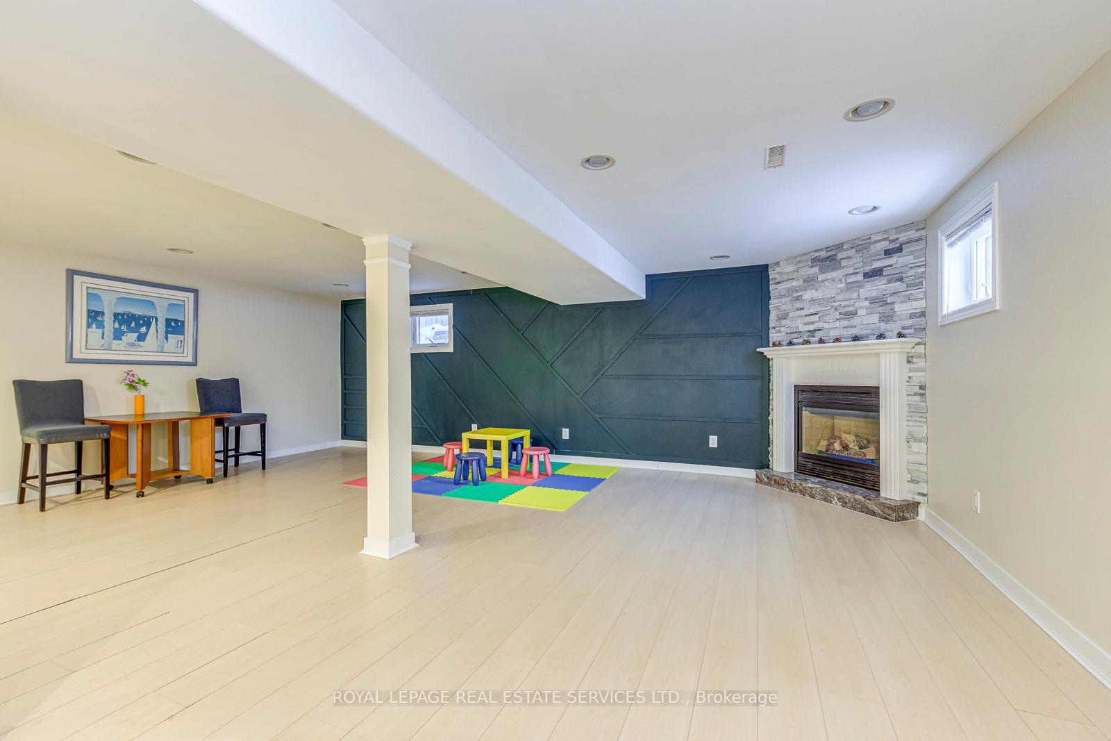 1462 Grand Boulevard