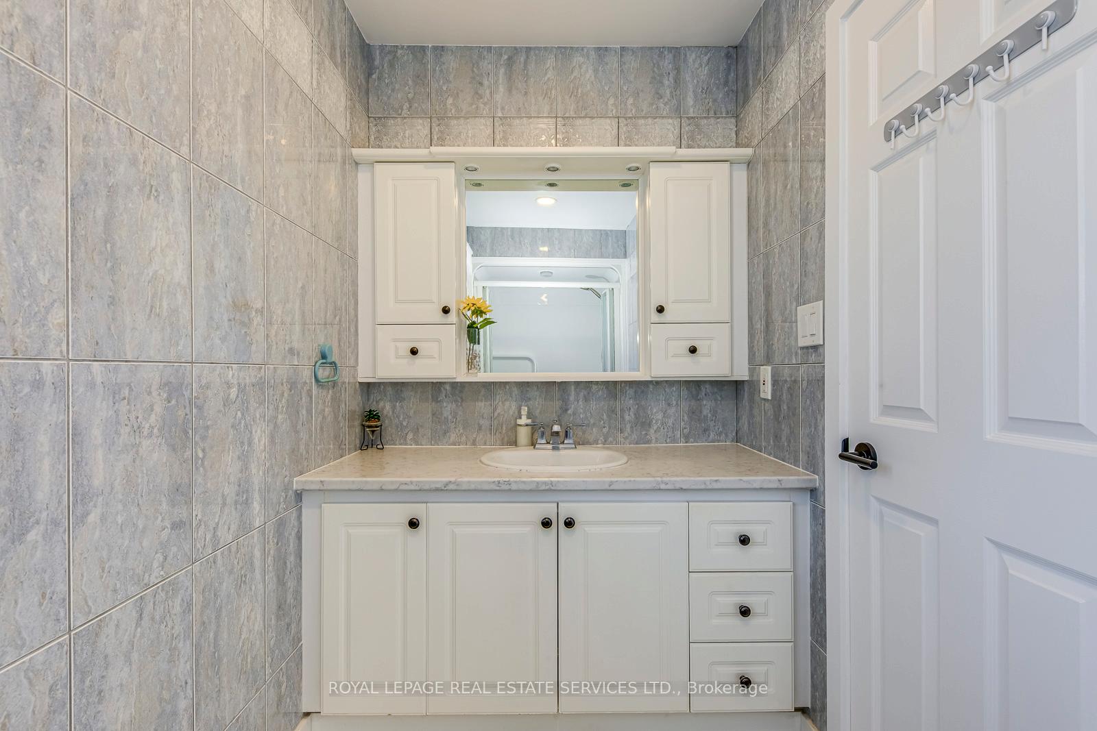 1462 Grand Boulevard