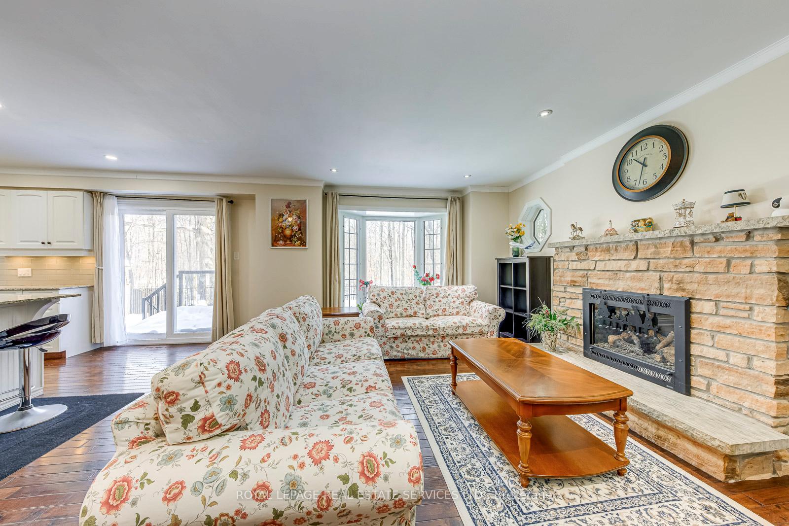 1462 Grand Boulevard