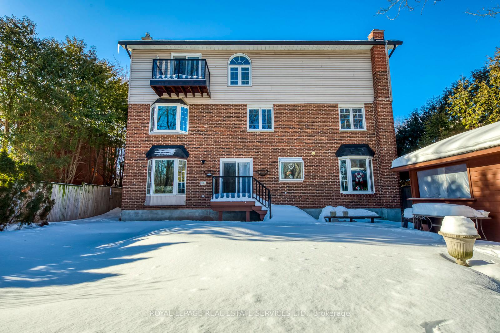 1462 Grand Boulevard