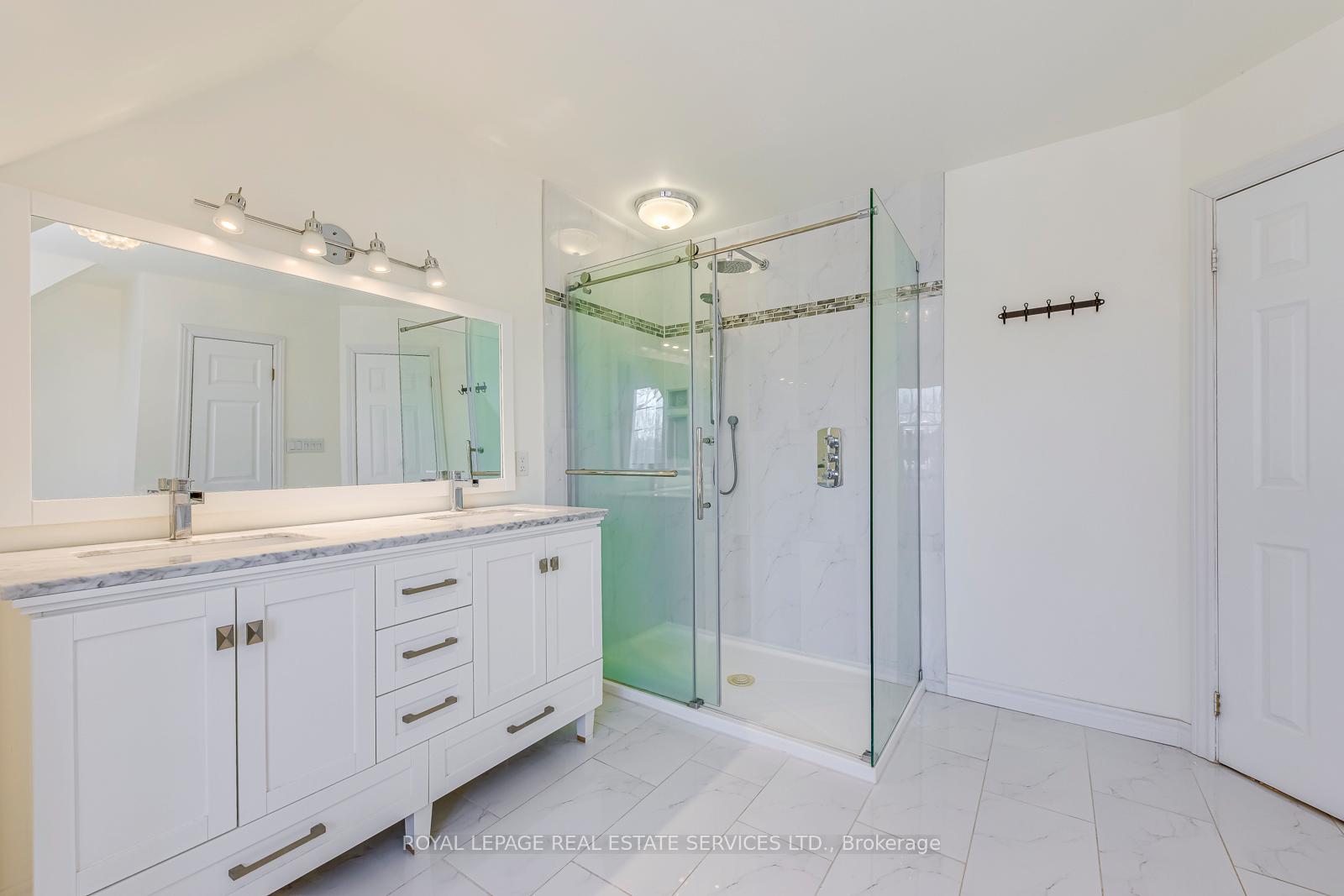 1462 Grand Boulevard