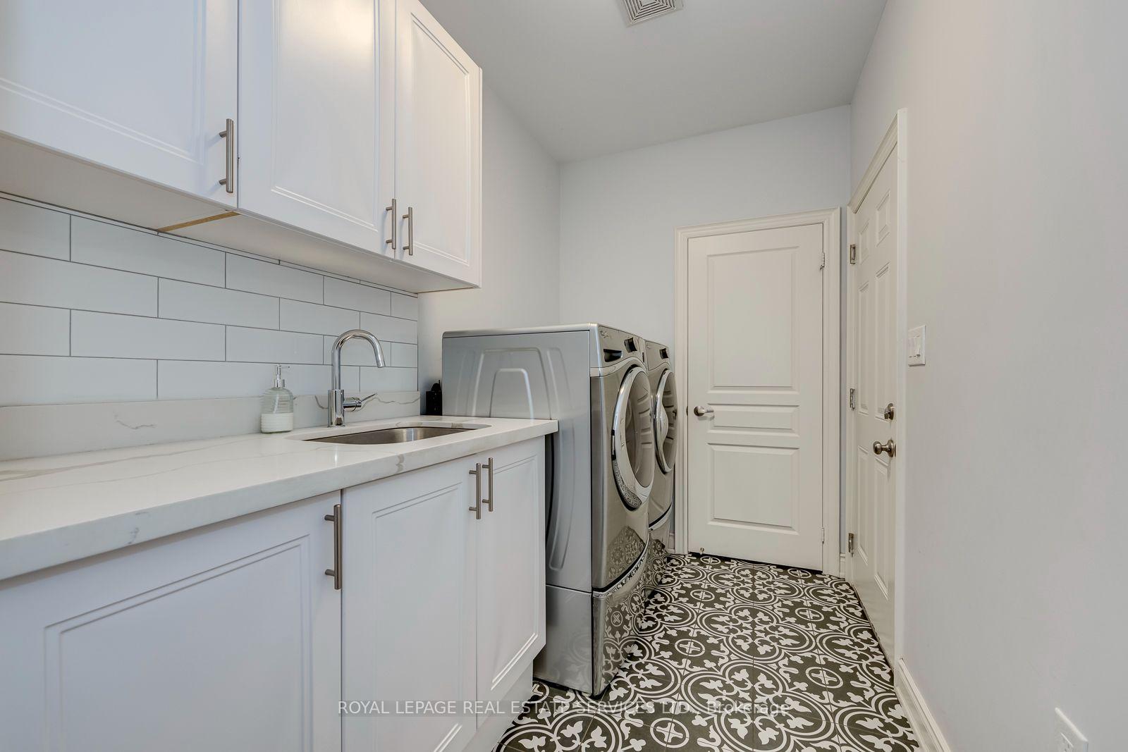 3087 Streamwood Pass