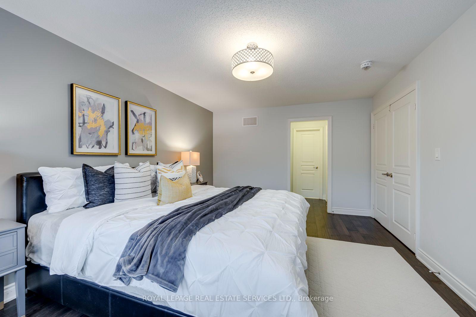 3087 Streamwood Pass